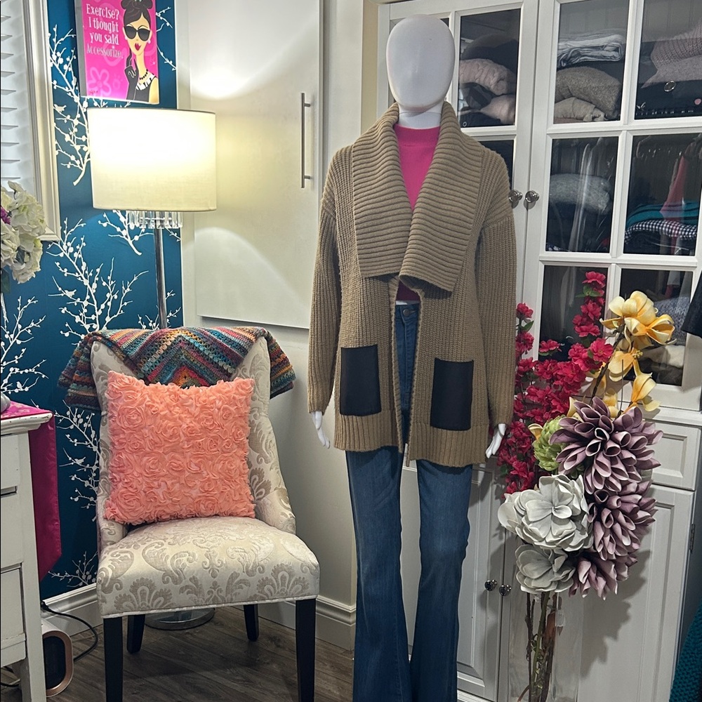 MICHEAL KORS Camel Ribbed Open Cardigan with Dark brown patch Pockets in size S